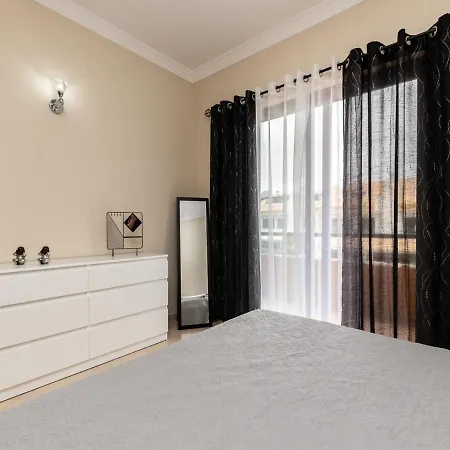 Akivillas Lily